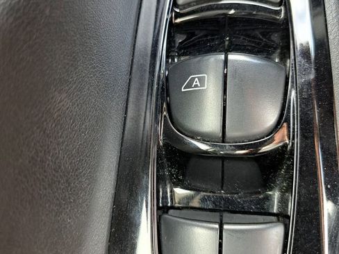 Used 2023 Nissan Altima 2.5 SV AWD/4WD image 16