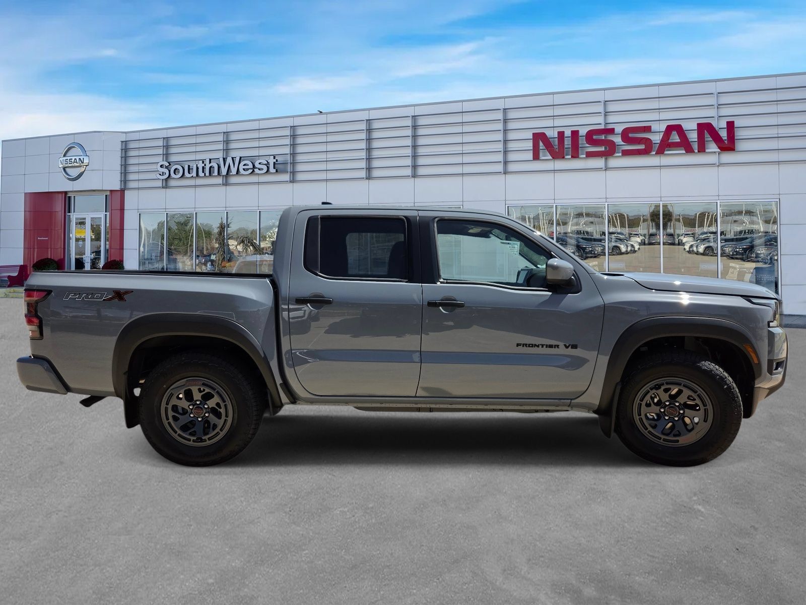 New 2027 Nissan Frontier PRO-4X w/ Tow Package RWD image 4