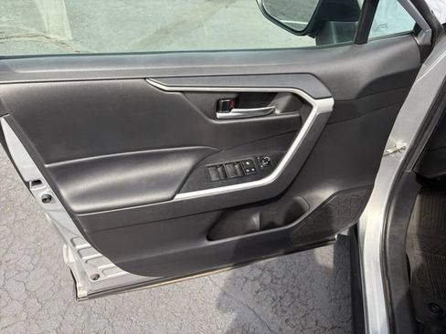 Used 2021 Toyota RAV4 XLE w/ Convenience Package AWD/4WD image 27