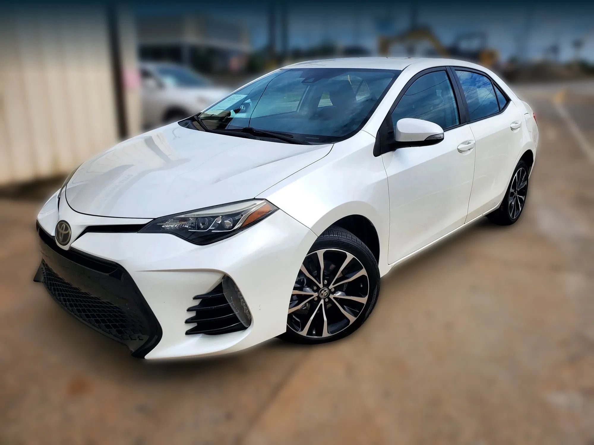 Used 2017 Toyota Corolla SE FWD image 2