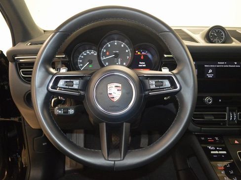Certified 2025 Porsche Macan AWD/4WD image 20