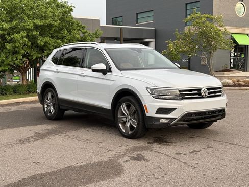 Used 2018 Volkswagen Tiguan SEL Premium AWD/4WD image 7