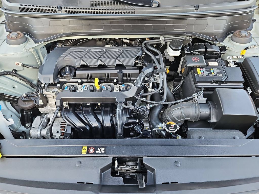 Used 2025 Hyundai Venue Limited FWD image 35