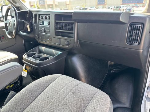 Certified 2021 GMC Savana 2500 w/ Driver Convenience Package RWD image 31