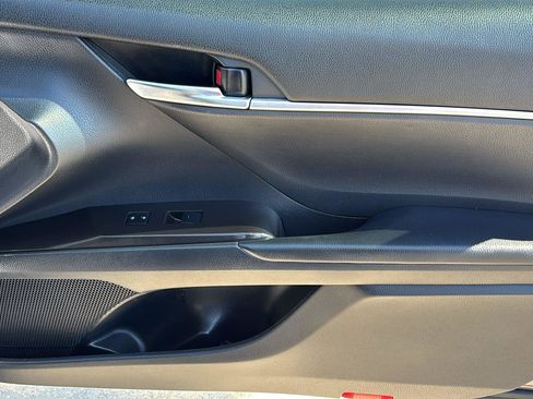 Used 2021 Toyota Camry SE image 20