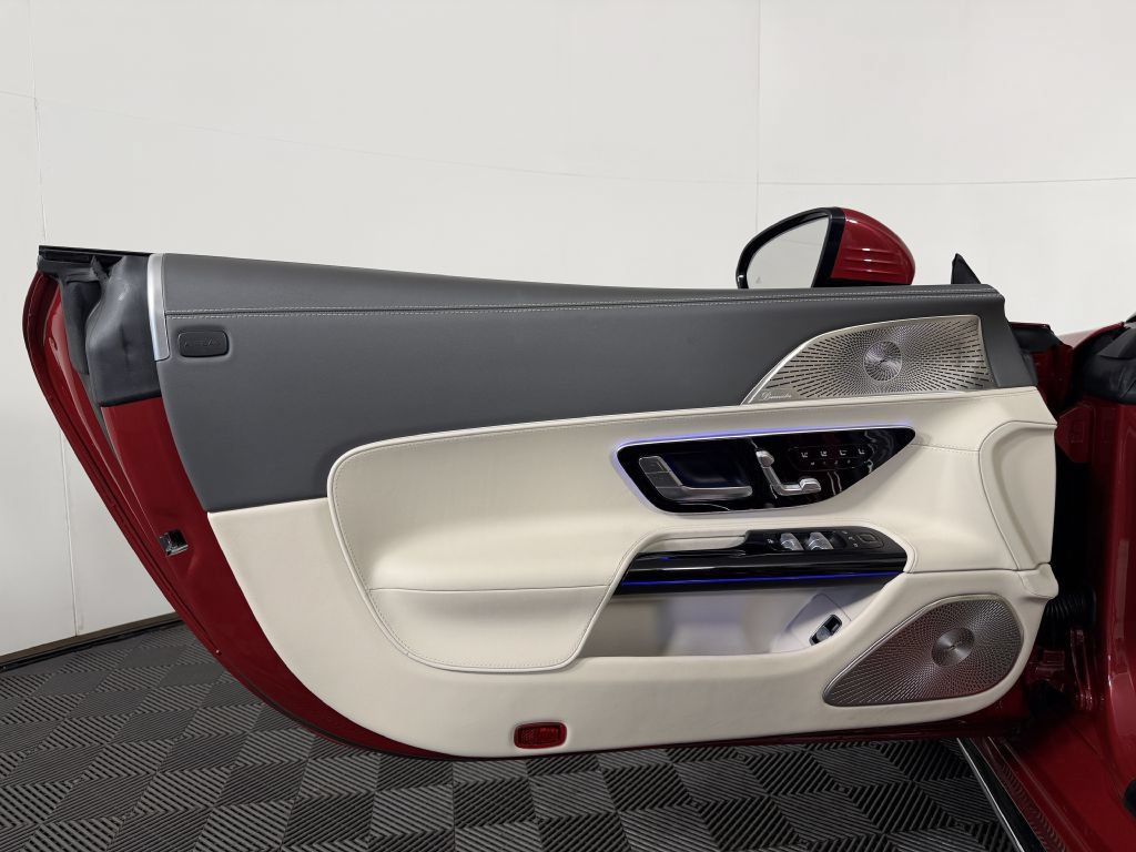 Used 2024 Mercedes-Benz SL 43 AMG image 42