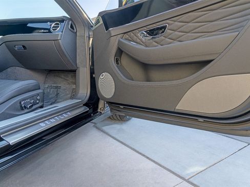 New 2024 Bentley Continental GT Azure image 15