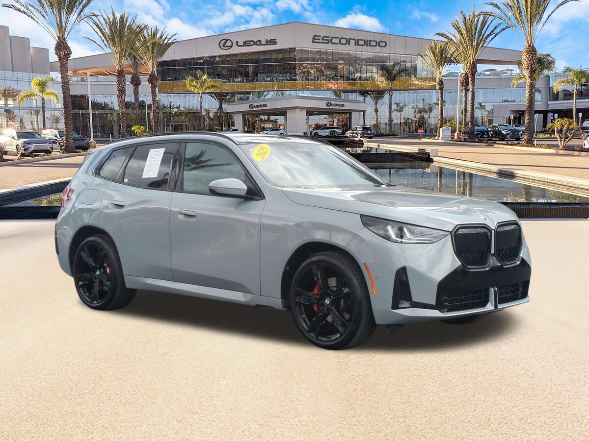 Used 2025 BMW X3 xDrive30i w/ Premium Package AWD/4WD image 3