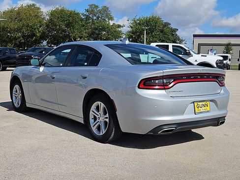 Used 2023 Dodge Charger SXT RWD image 5