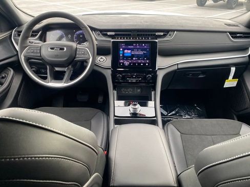 New 2025 Jeep Grand Cherokee L Altitude AWD/4WD image 35