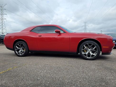 Used 2018 Dodge Challenger SXT w/ Blacktop Package image 8
