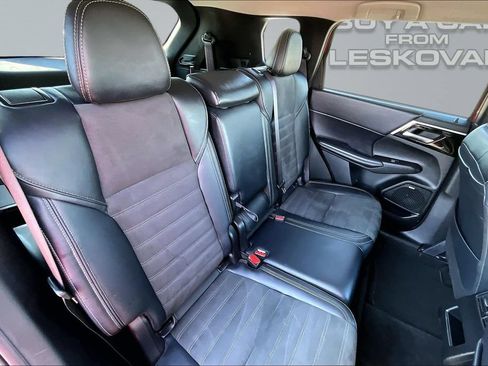 Used 2025 Mitsubishi Outlander SE AWD/4WD image 26