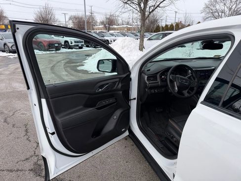 Used 2023 GMC Acadia AT4 w/ Technology Package image 8