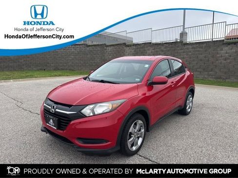 Used 2017 Honda HR-V LX image 1