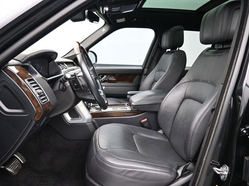 Used 2022 Land Rover Range Rover Westminster Edition image 10