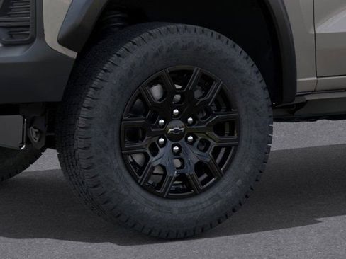New 2026 Chevrolet Colorado Trail Boss w/ Off-Road Front Bumper Package image 9