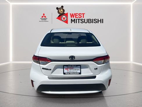 Used 2022 Toyota Corolla LE FWD image 5