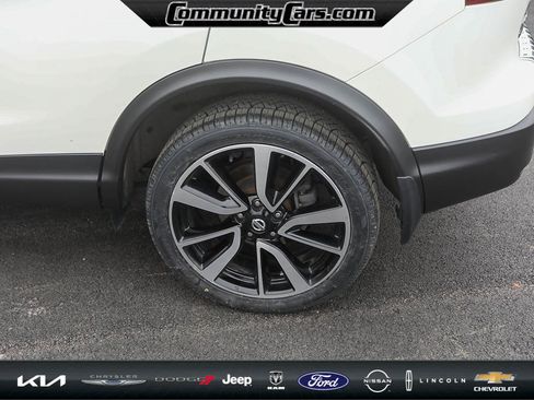 Used 2018 Nissan Rogue Sport SL w/ SL Premium Package image 4