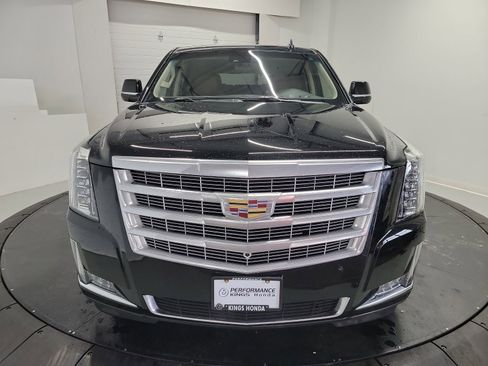 Used 2019 Cadillac Escalade Luxury w/ LPO, Radiant Package image 2