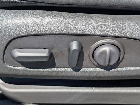 New 2025 Buick Envista Avenir image 17