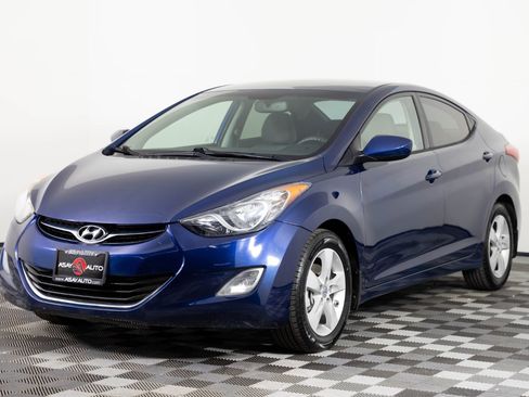 Used 2013 Hyundai Elantra GLS w/ Preferred Pkg image 2