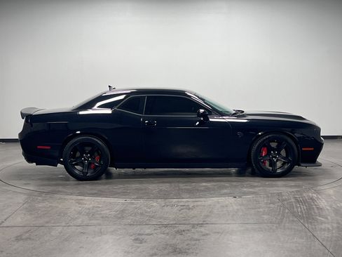 Used 2022 Dodge Challenger SRT Hellcat Redeye image 9