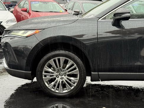 Certified 2023 Toyota Venza XLE image 2