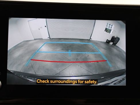 Used 2023 Toyota Highlander L image 44