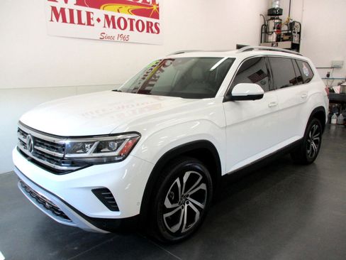 Used 2021 Volkswagen Atlas SEL Premium image 3