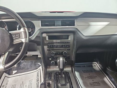 Used 2014 Ford Mustang Premium image 18