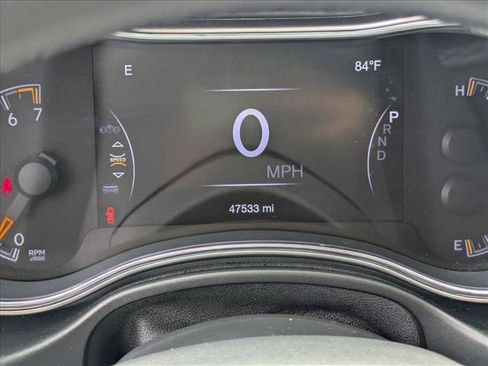 Used 2018 Jeep Grand Cherokee Limited RWD image 11