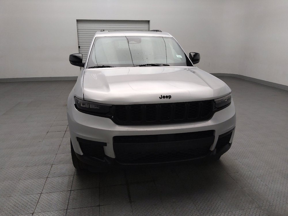 Used 2023 Jeep Grand Cherokee L Laredo RWD image 15