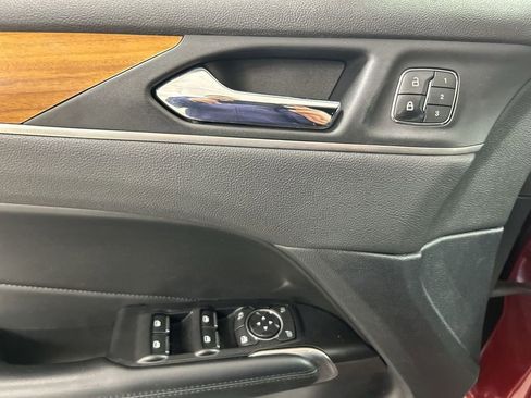 Used 2019 Lincoln MKC Reserve image 11