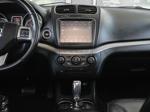 Used 2018 Dodge Journey Crossroad FWD image 29
