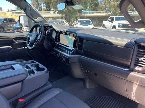 Used 2025 Chevrolet Silverado 2500 LT w/ Convenience Package AWD/4WD image 28