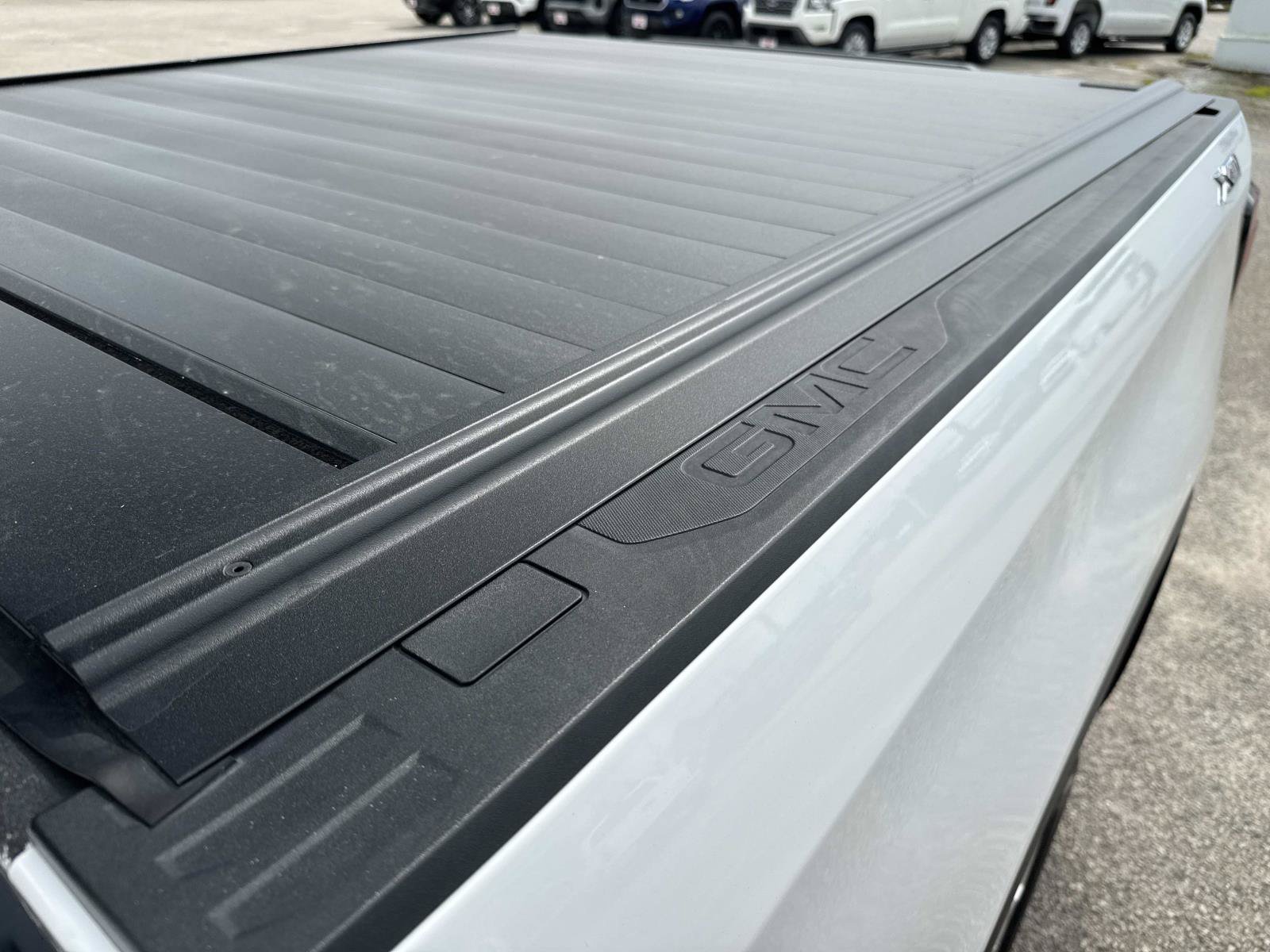 Used 2019 GMC Sierra 1500 SLT w/ SLT Premium Plus Package AWD/4WD image 14