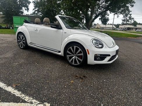 Used 2014 Volkswagen Beetle R-Line FWD image 7