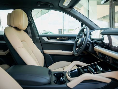 New 2026 Porsche Cayenne E-Hybrid image 33