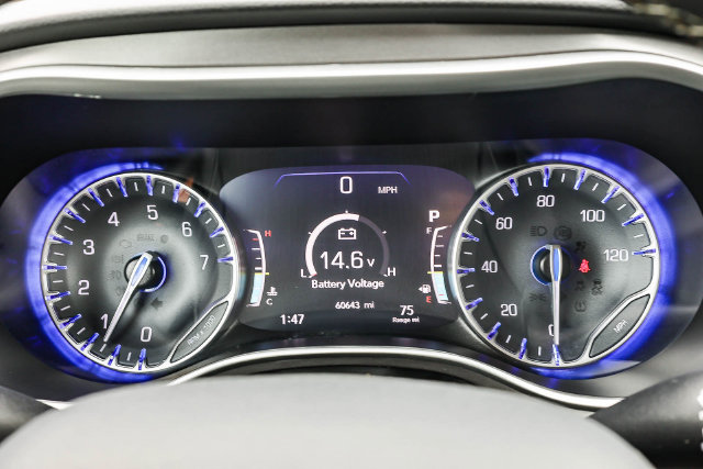 Used 2024 Chrysler Pacifica Touring-L FWD image 26
