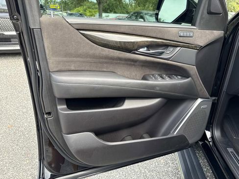 Used 2020 Cadillac Escalade Platinum image 18