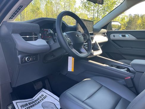 New 2026 Ford Explorer Active w/ Active Comfort Package RWD image 15