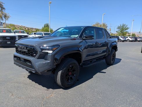 Used 2025 Toyota Tacoma TRD Pro AWD/4WD image 7