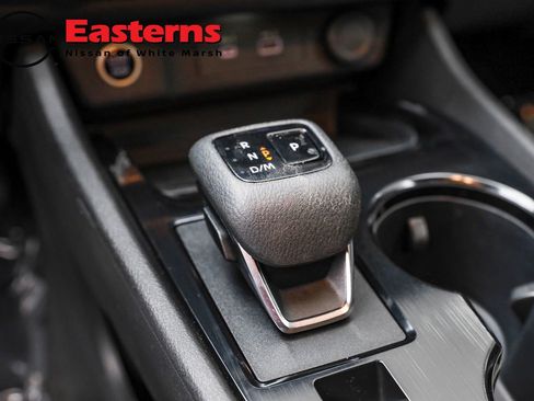 Used 2022 Nissan Rogue SV image 17