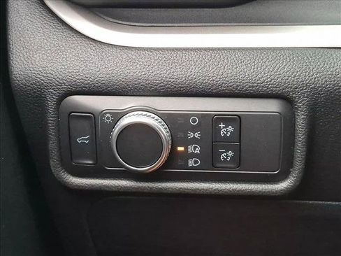 Used 2020 Ford Explorer XLT w/ Comfort Package AWD/4WD image 13