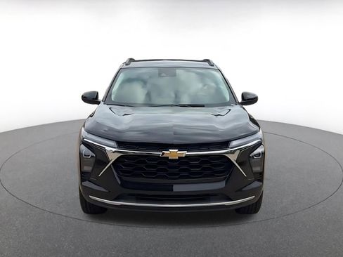 Used 2025 Chevrolet Trax LT w/ LT Convenience Package FWD image 4