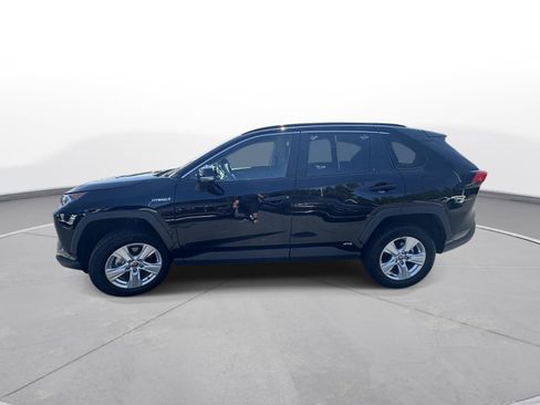 Used 2021 Toyota RAV4 XLE AWD/4WD image 9