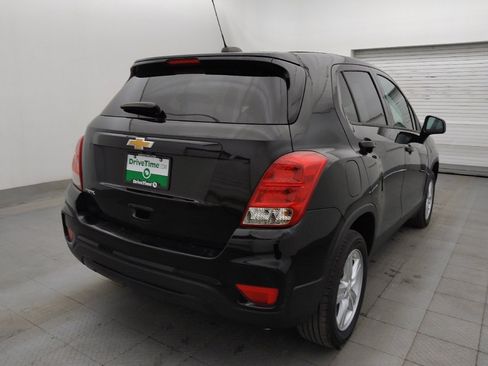Used 2020 Chevrolet Trax LS w/ Tint and Cruise Package FWD image 9
