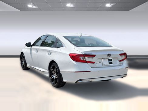 Used 2022 Honda Accord Touring image 3