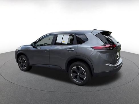 Used 2025 Nissan Rogue SV FWD image 10