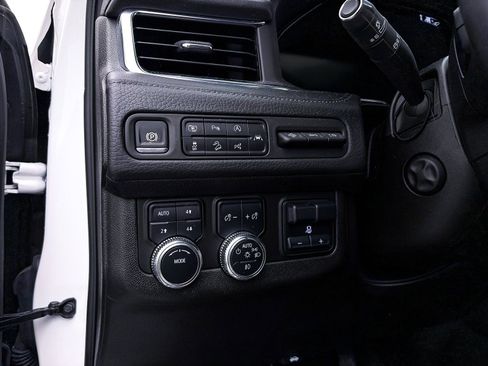 Used 2024 GMC Yukon Denali w/ Advanced Technology Package image 24